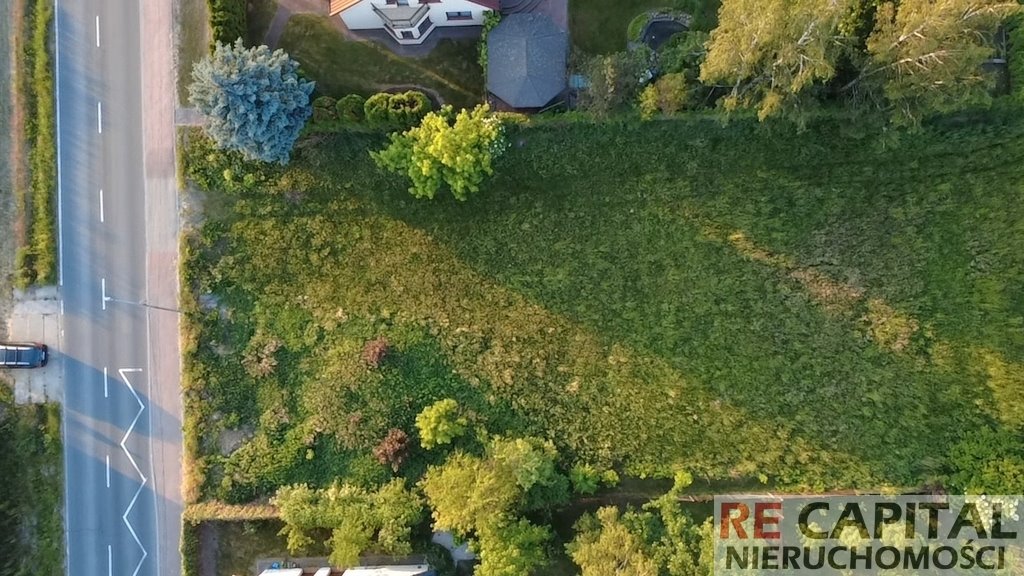Polecam działkę 1431 m² pod dom i inwestycję z mediami i szerokim frontem Koczargi Nowe, Szkolna  1 431m2 Foto 1