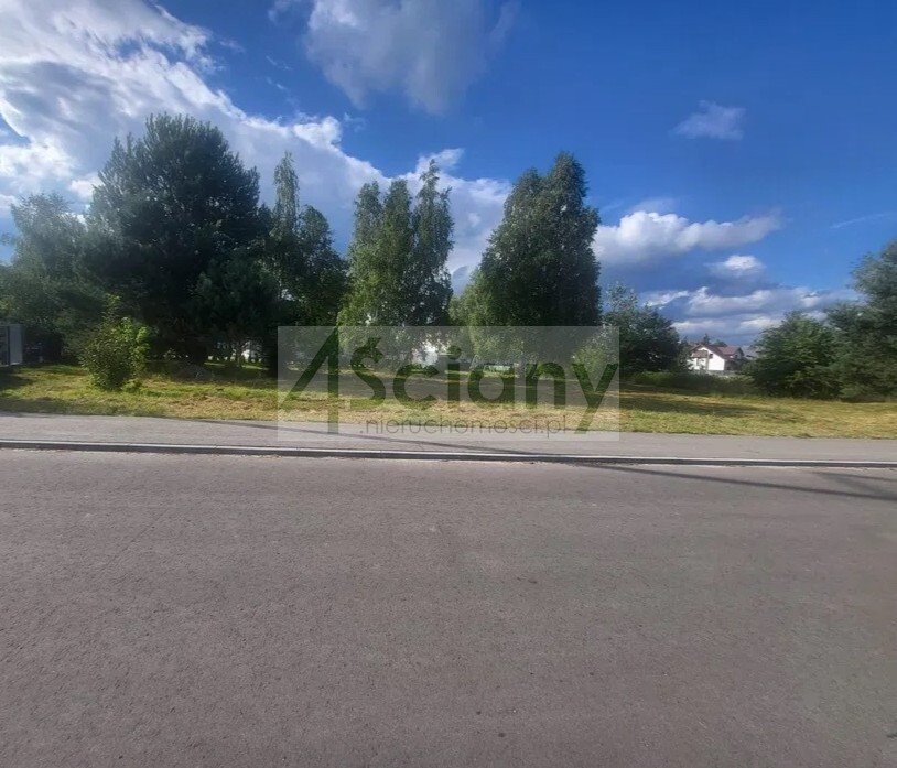 Działka budowlana na sprzedaż Leoncin  1 267m2 Foto 1