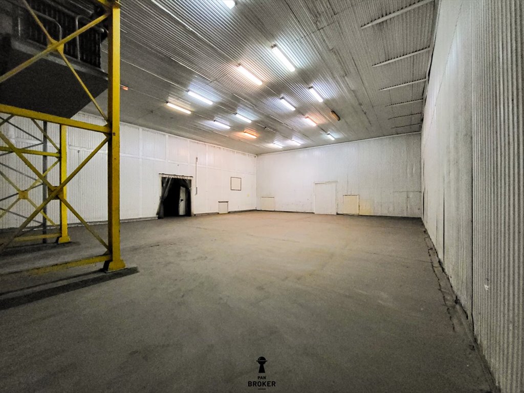 Przestronna hala magazynowa 346 m2 w Krakowie z rampą Kraków, Podgórze  346m2 Foto 1