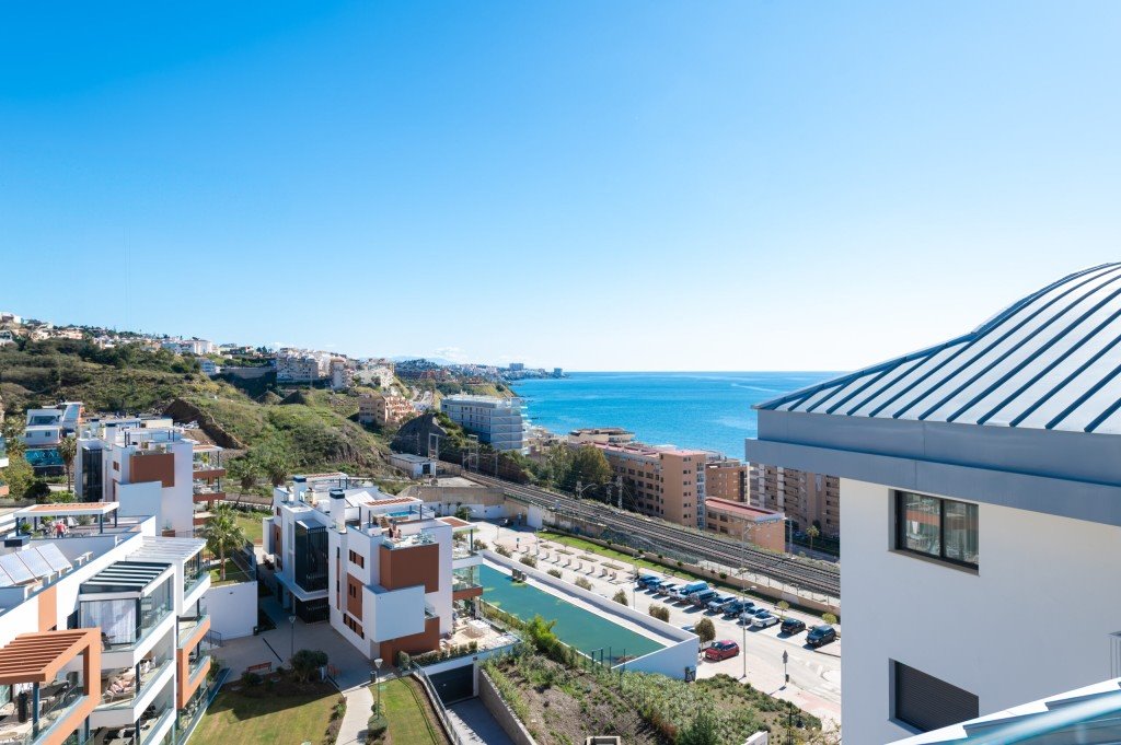Na sprzedaż nowoczesny penthouse 189 m² z panoramicznym widokiem na morze Hiszpania, Fuengirola  189m2 Foto 1
