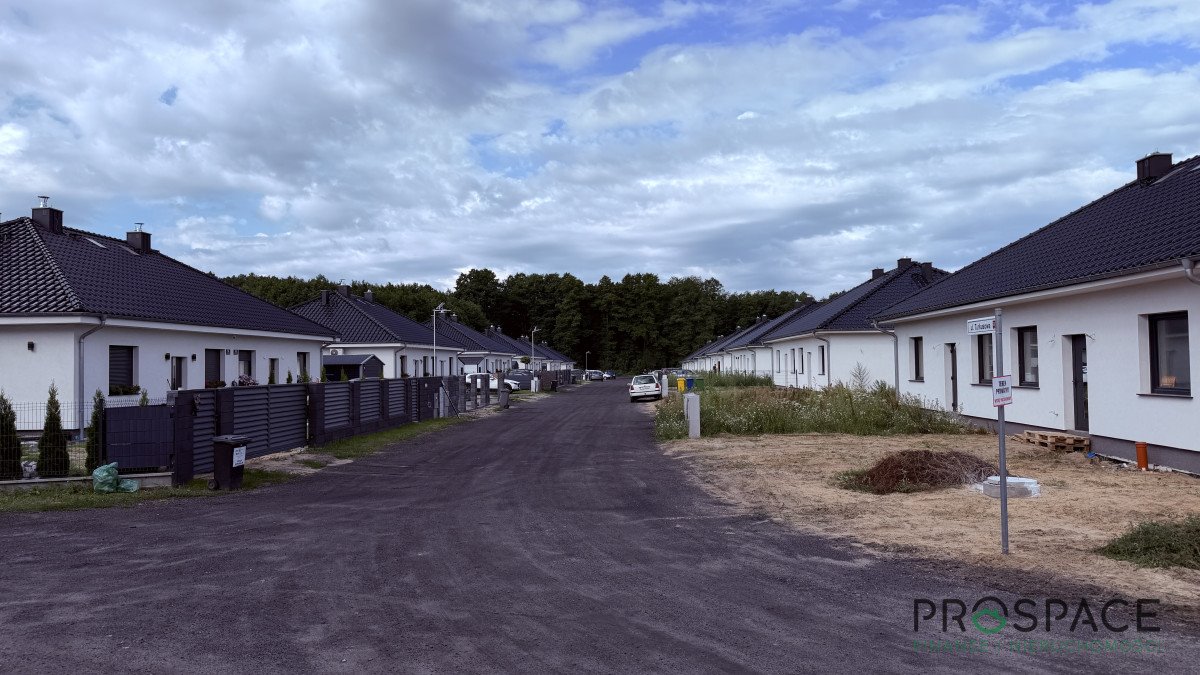 Na sprzedaż przestronny dom bliźniaczy 86,5 m² z ogrodem w Płotach Płoty  87m2 Foto 1