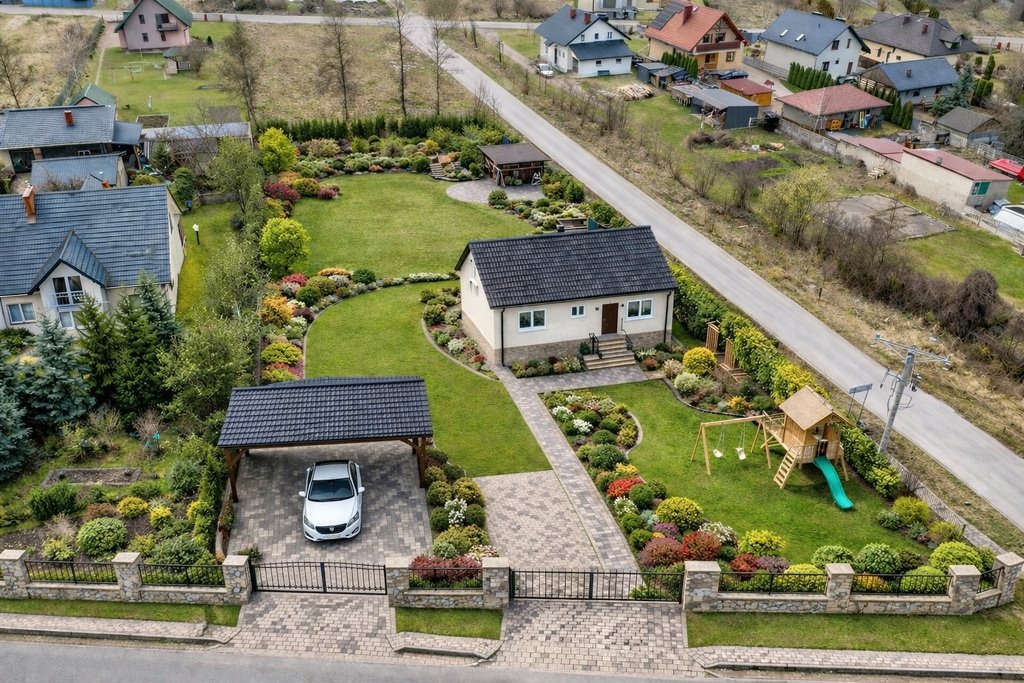 Dom z dużą działką w Morawicy – potencjał pod podział Morawica, Wolności  112m2 Foto 1