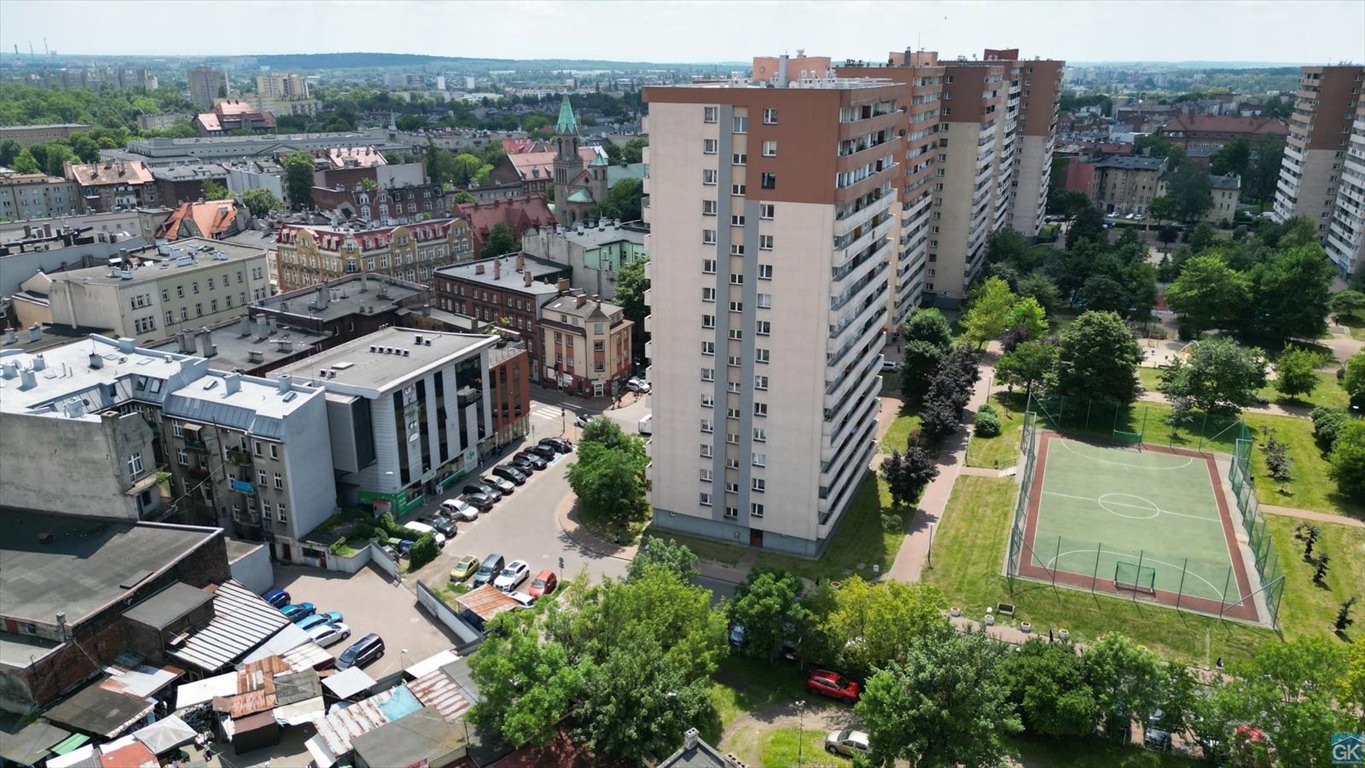 Zapraszam do obejrzenia 3-pokojowego mieszkania z balkonem i piwnicami Chorzów, Centrum, Opolskiego  61m2 Foto 1