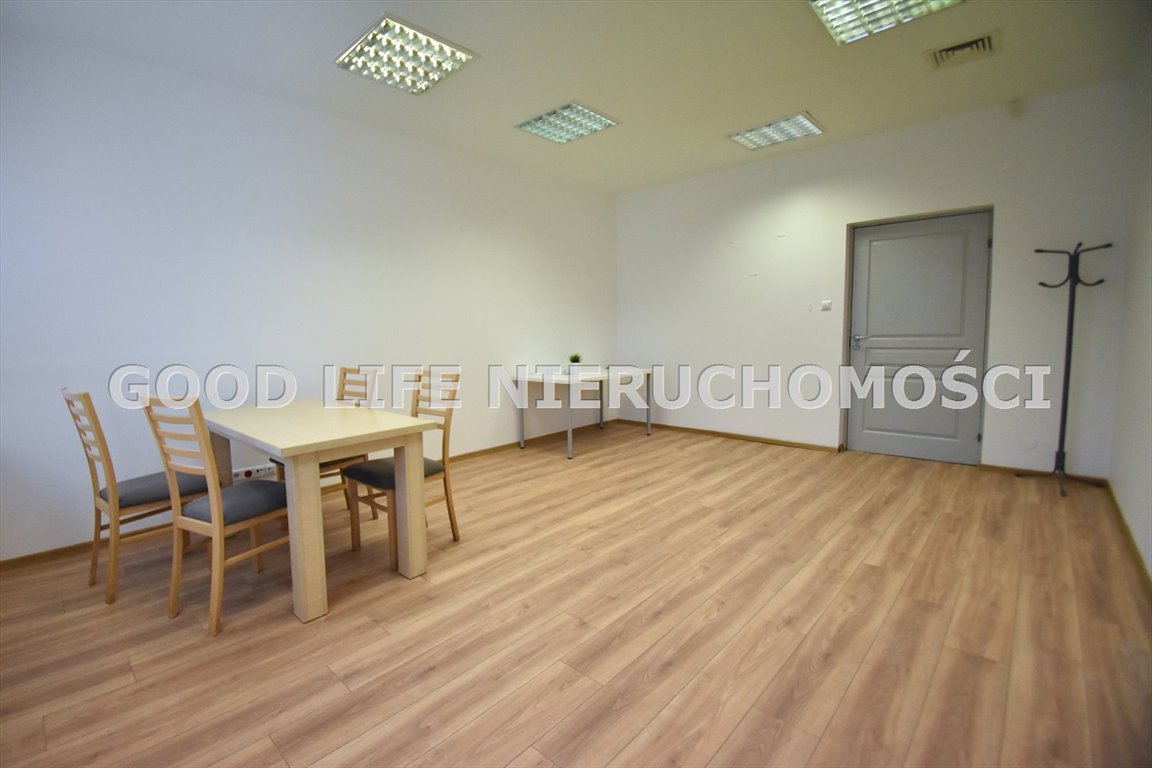 Lokal biurowo-usługowy 24,2 m2 z parkingiem w Rzeszowie Rzeszów, Boya-Żeleńskiego  24m2 Foto 1