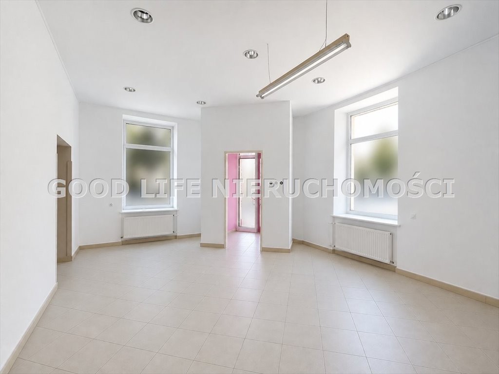 Lokal usługowy 66 m² w centrum Rzeszowa (duże okna, dostęp 24/7) Rzeszów  66m2 Foto 1