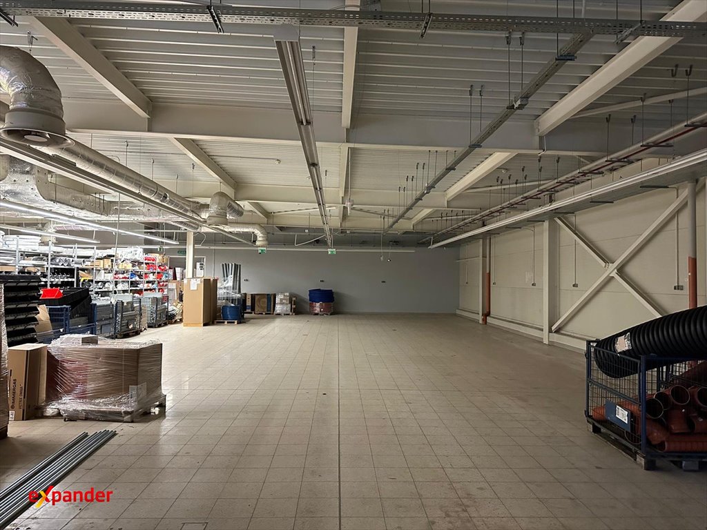 Uniwersalny lokal 816 m² z dużym parkingiem i rampą Częstochowa, Sabinowska  816m2 Foto 1