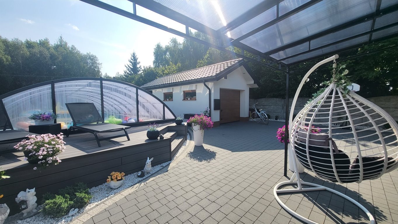 Dom z basenem, garażem i altaną – idealne miejsce do relaksu Tymienice  100m2 Foto 1