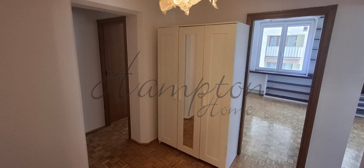 Przestronne 3 pokoje z balkonem i piwnicą, cicha okolica Warszawa, Międzynarodowa  55m2 Foto 1