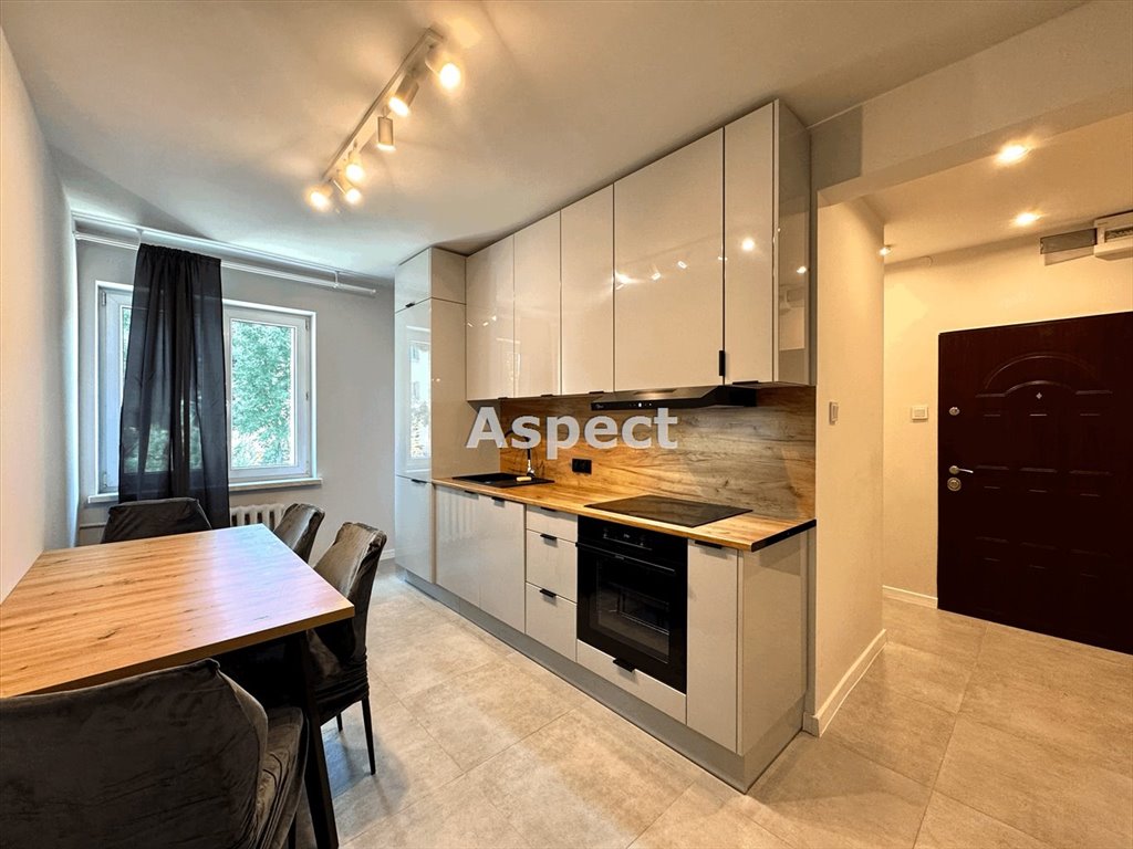 Mieszkanie dwupokojowe na wynajem Zabrze, Centrum  48m2 Foto 1