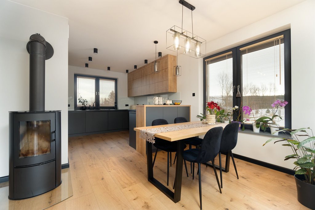 Nowoczesny dom 120m2 na widokowej działce 5500m2 w Besko Besko, Górska  120m2 Foto 1