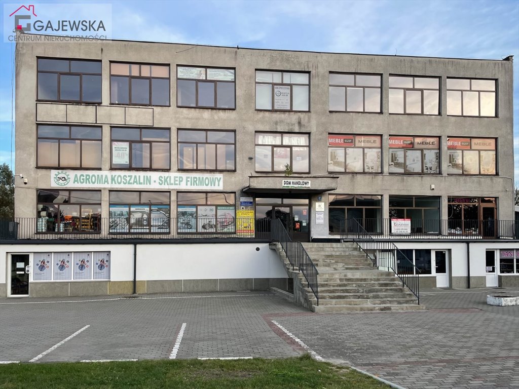 Biuro 32,83 m² w centrum Okonka (duże witryny, możliwość połączenia) Okonek  33m2 Foto 1