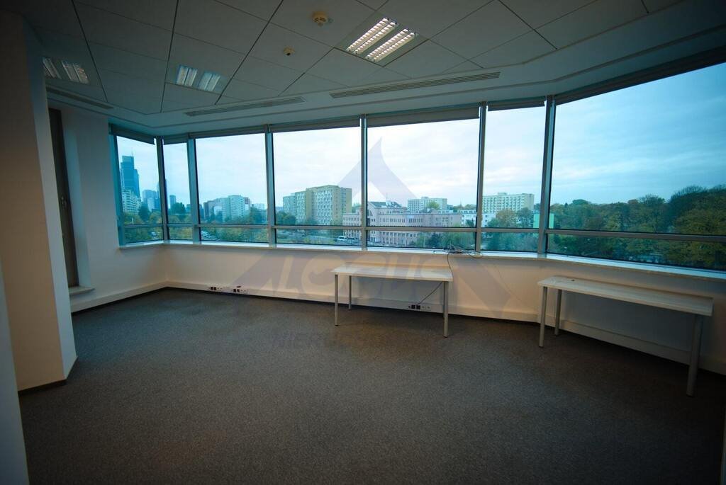 Na wynajem kameralne biuro z tarasem 120,6 m² w Woli Warszawa, Wola, Okopowa  121m2 Foto 1