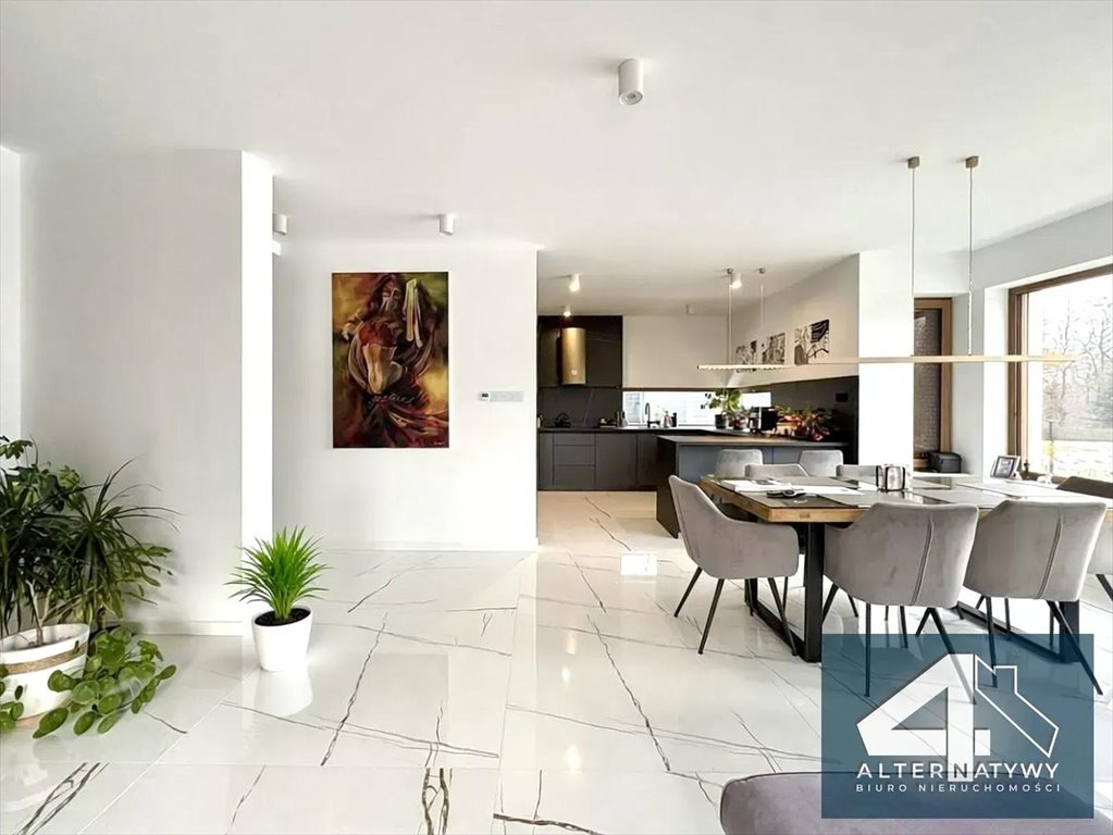 Dom na sprzedaż Świątniki Górne  240m2 Foto 1