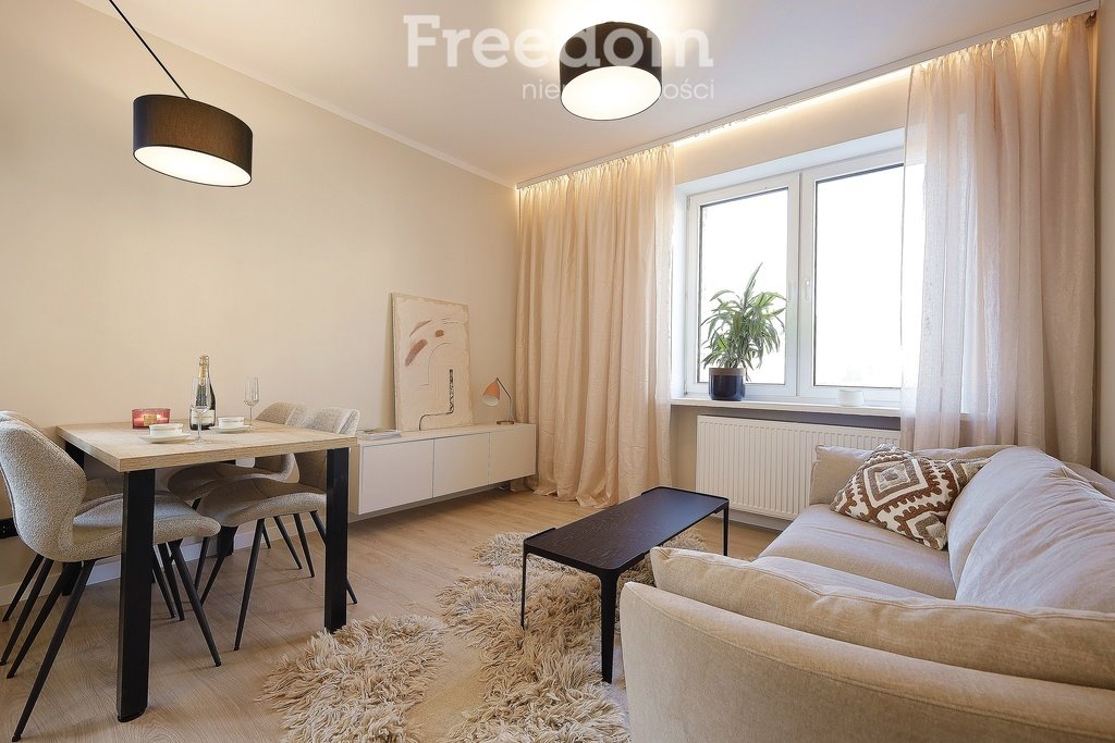 Mieszkanie czteropokojowe  na sprzedaż Iława, Obrońców Westerplatte  55m2 Foto 1