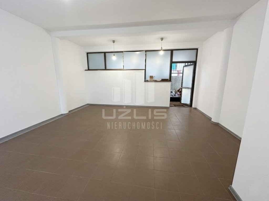Polecam lokal usługowy 41,7 m² w centrum Tczewa z witryną Tczew, al. Zwycięstwa  42m2 Foto 1