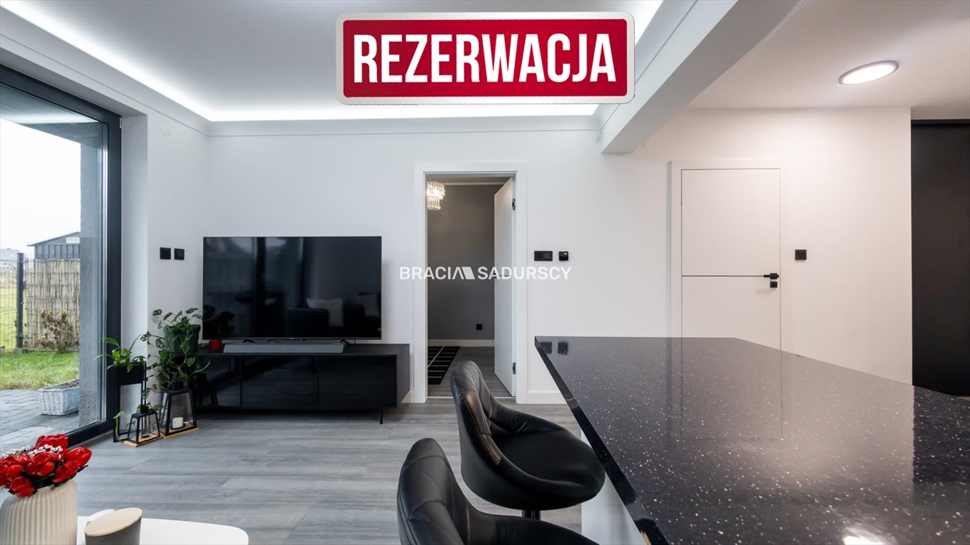 Mieszkanie trzypokojowe na sprzedaż Śledziejowice  54m2 Foto 2