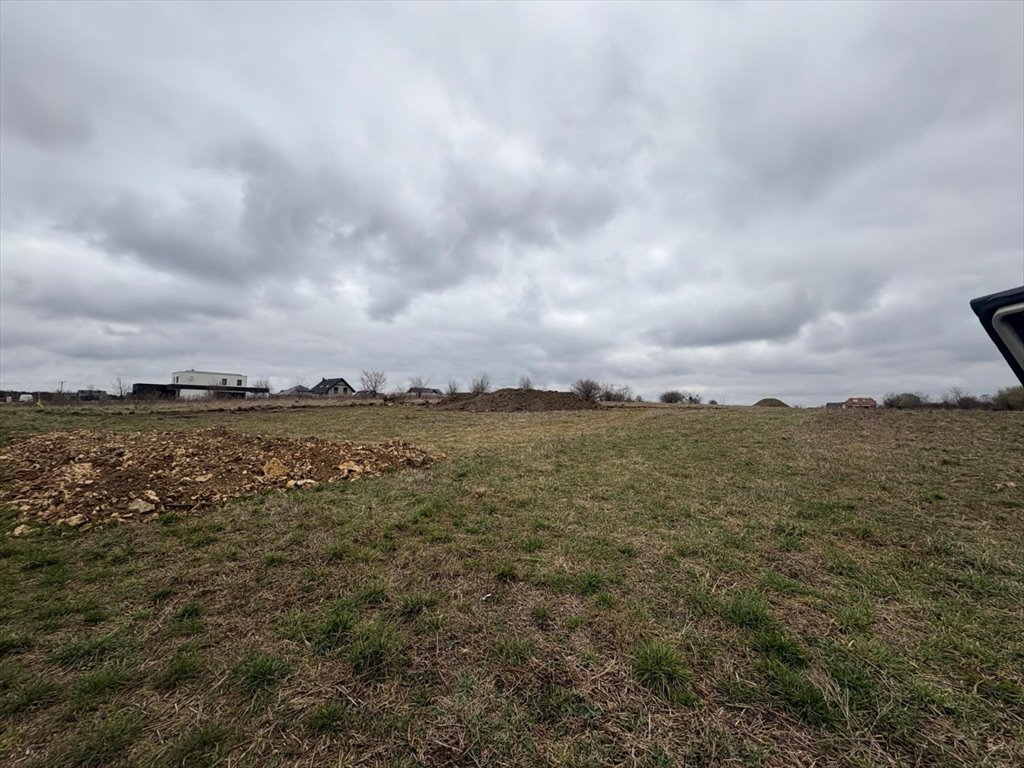 Działka budowlana w Nakle Śląskim z udziałem w drodze Nakło Śląskie  725m2 Foto 1