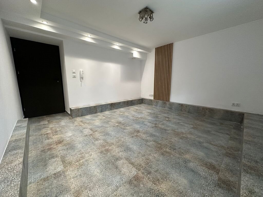 Lokal użytkowy 15 m2 z parkingiem i reklamą w Rzeszowie Rzeszów, Jarosława Dąbrowskiego  15m2 Foto 1