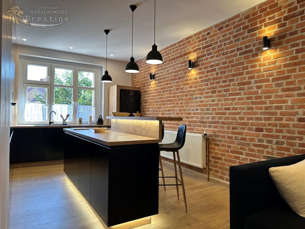 Polecam przestronne 103 m² mieszkanie w Bytomiu z pełnym umeblowaniem Bytom  103m2 Foto 1