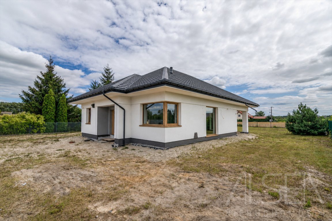 Nowoczesny dom 107 m² z dużym ogrodem - Zabrodzie Zabrodzie, Różana  107m2 Foto 1