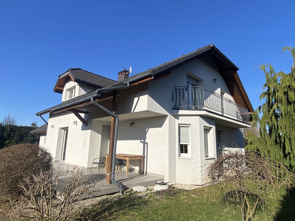 Dom na sprzedaż Ustroń, Ustroń, Jana Sztwiertni 25  200m2 Foto 1