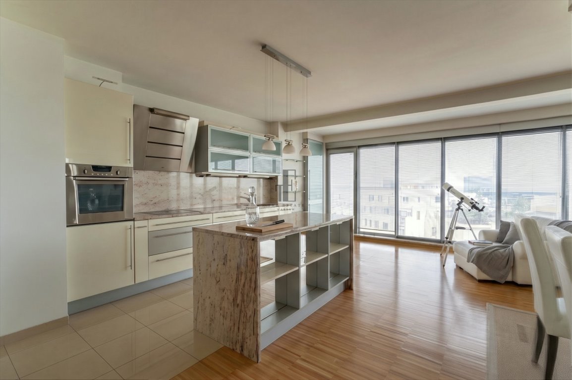 Na sprzedaż przestronny apartament 140 m² z panoramicznym widokiem na Warszawę Warszawa, Śródmieście, Aleja Jana Pawła II  140m2 Foto 1