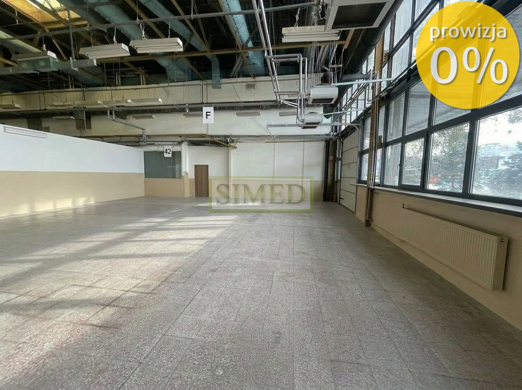 Na wynajem magazyn 162 m² z rampą i ochroną w Warszawie: Warszawa Bielany
