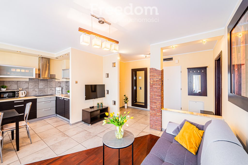 Mieszkanie dwupokojowe na sprzedaż Kołobrzeg, Aleksandra Fredry  45m2 Foto 1