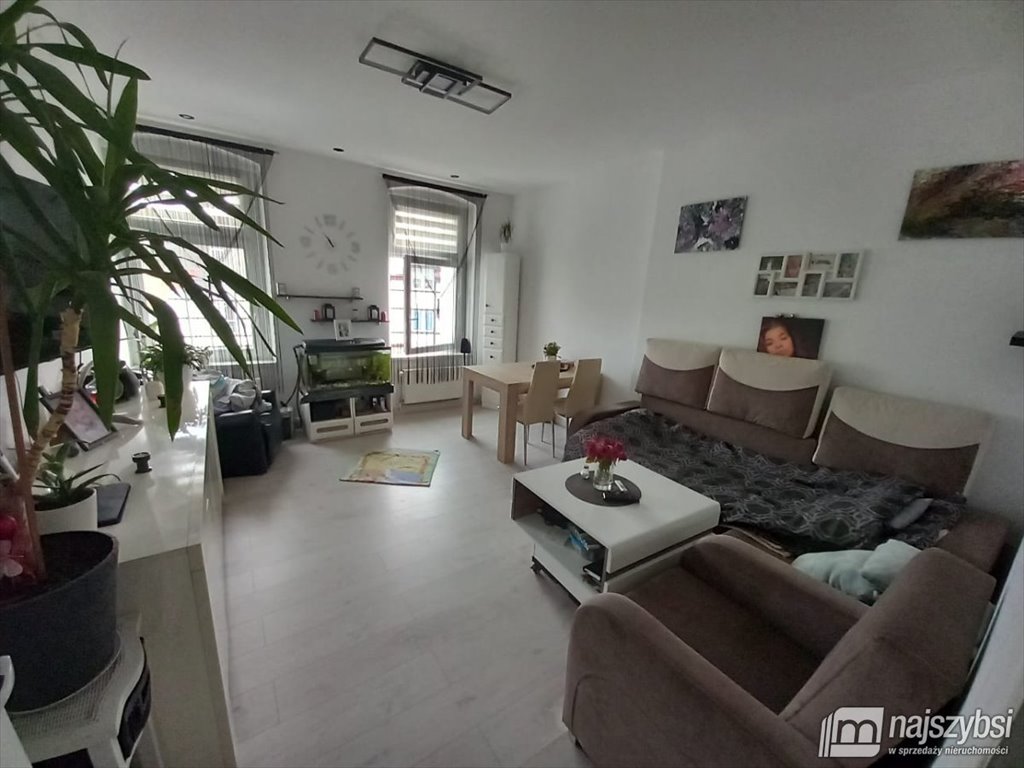 Słoneczne 2-pokoje blisko morza z piwnicą i parkingiem Kołobrzeg, Emilii Gierczak  6 100m2 Foto 1