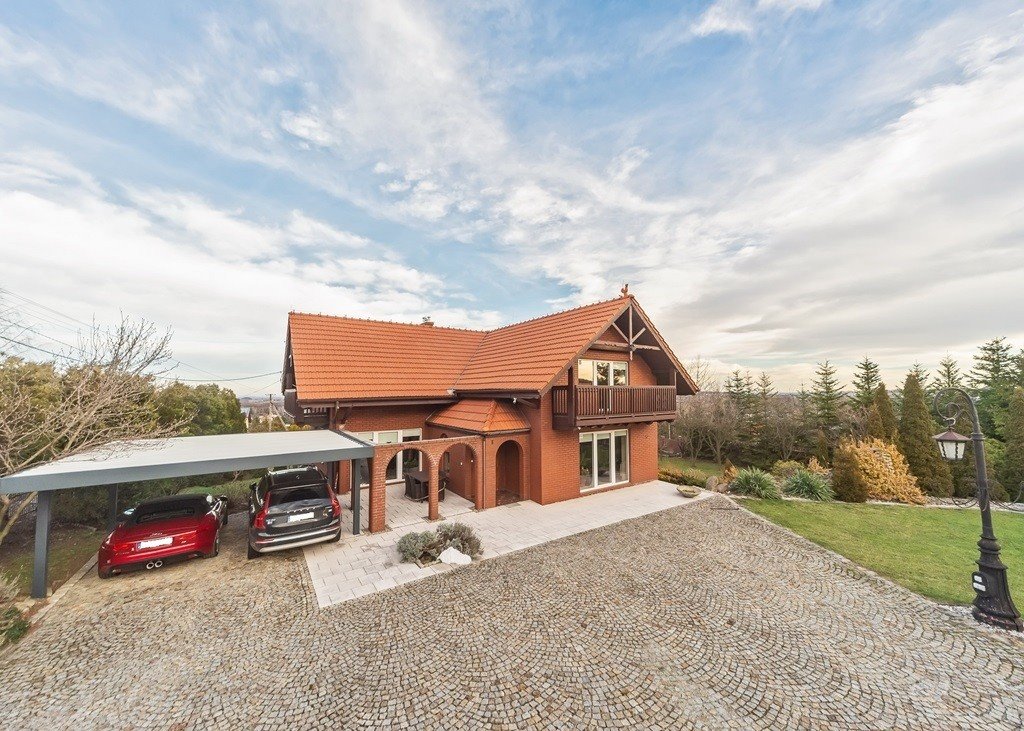 Dom z ogrodem i garażem - 173 m² w Jaworzu: Jaworze: Boczna