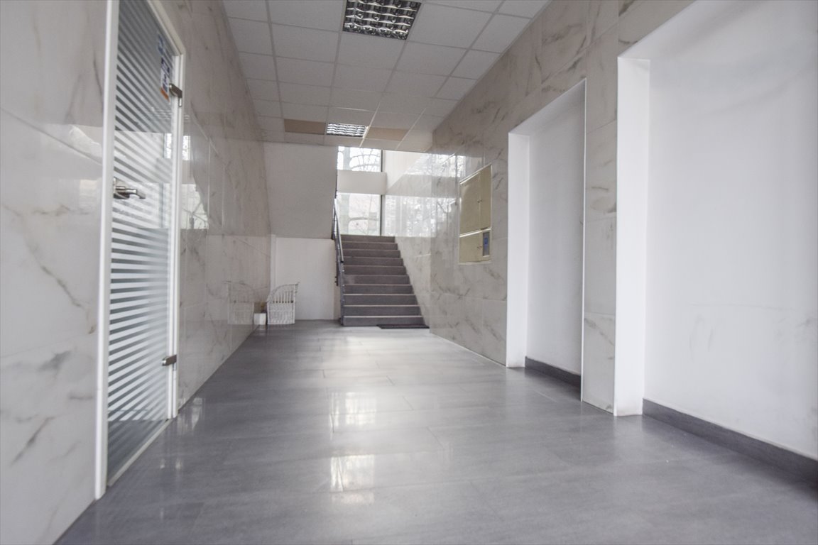 Funkcjonalny lokal 45 m2 z ogrzewaniem miejskim i darmowym parkingiem Bytom, Rozbark  45m2 Foto 1