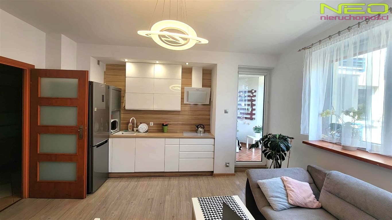 Mieszkanie trzypokojowe na sprzedaż Częstochowa, Wrzosowiak  56m2 Foto 1