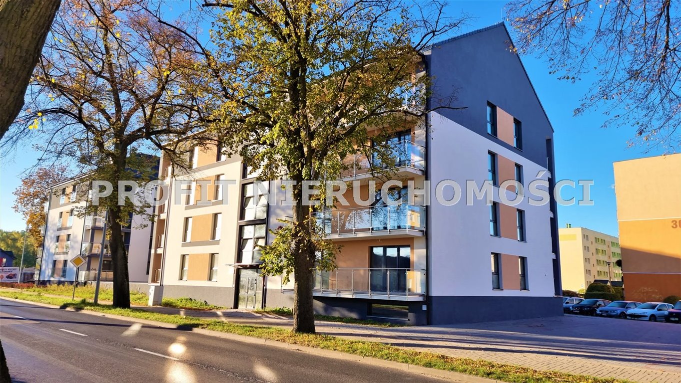 Mieszkanie dwupokojowe na sprzedaż Lębork, Obrońców Wybrzeża  77m2 Foto 1