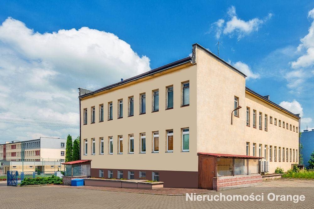 Atrakcyjny lokal z biurami i magazynami - 870 m². Sępólno Krajeńskie, Sępólno Krajeńskie, ul. Szkolna 2  1 021m2 Foto 1