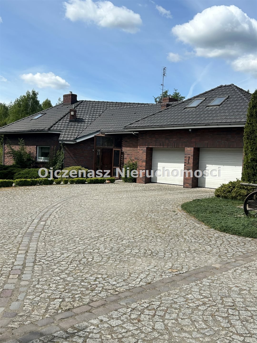 Na sprzedaż przestronny dom 277 m² z obiektem 230 m² w Niemczu Niemcz  277m2 Foto 1
