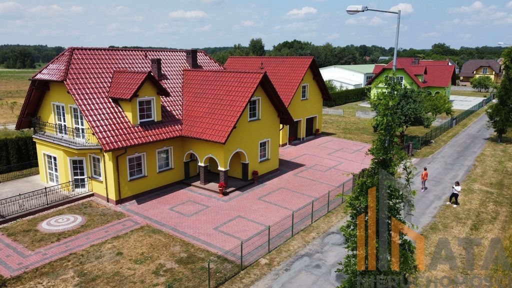 Dom na sprzedaż Oborniki Śląskie  200m2 Foto 1
