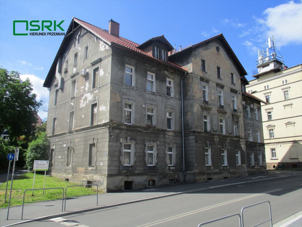 Atrakcyjne mieszkanie 27,9 m² w Wałbrzychu z udziałem Wałbrzych, Sobięcin, 1 Maja 159  28m2 Foto 1