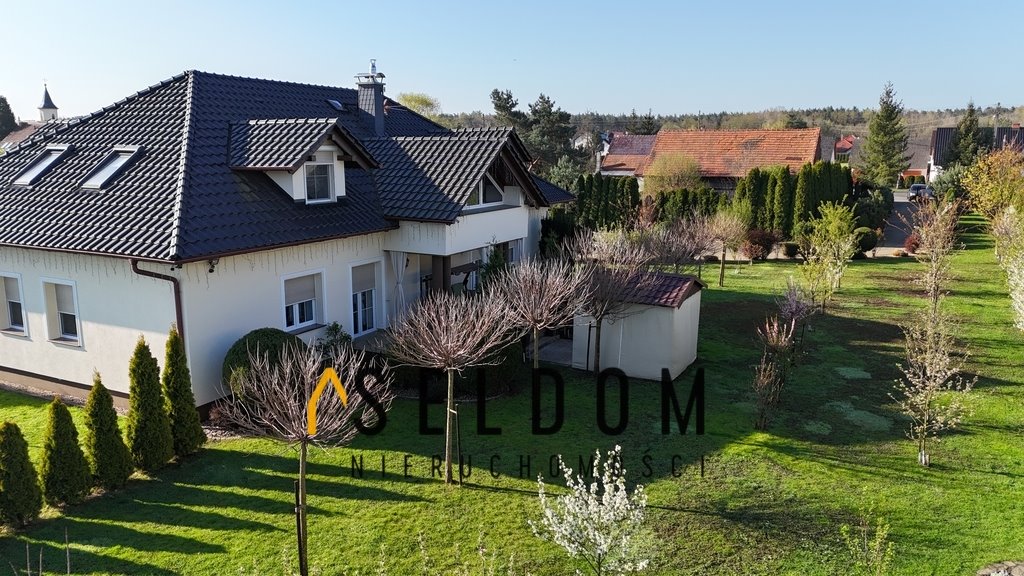 Zapraszam do obejrzenia przestronnego domu 344 m² z garażem i dużą działką Lędziny  344m2 Foto 1