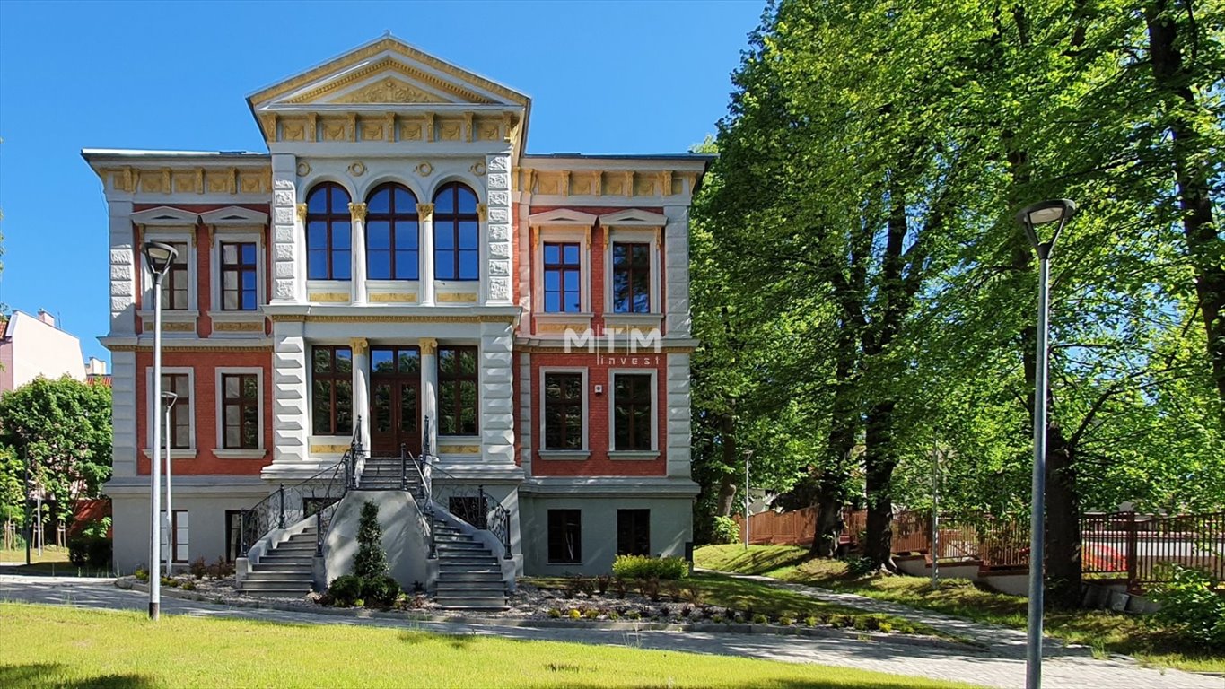 Unikatowa willa z windą i ogrodem – idealna na prestiżową siedzibę Szczecin, Niemierzyn  848m2 Foto 1