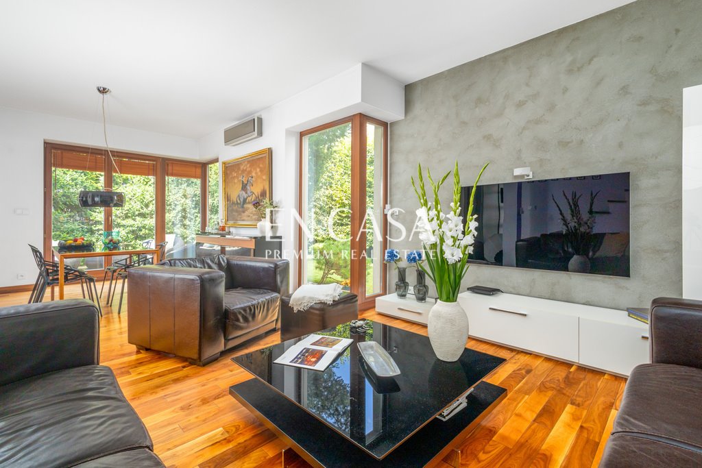 Przestronny dom 160 m² z tarasem i ogrodem w Łomiankach Łomianki  160m2 Foto 1