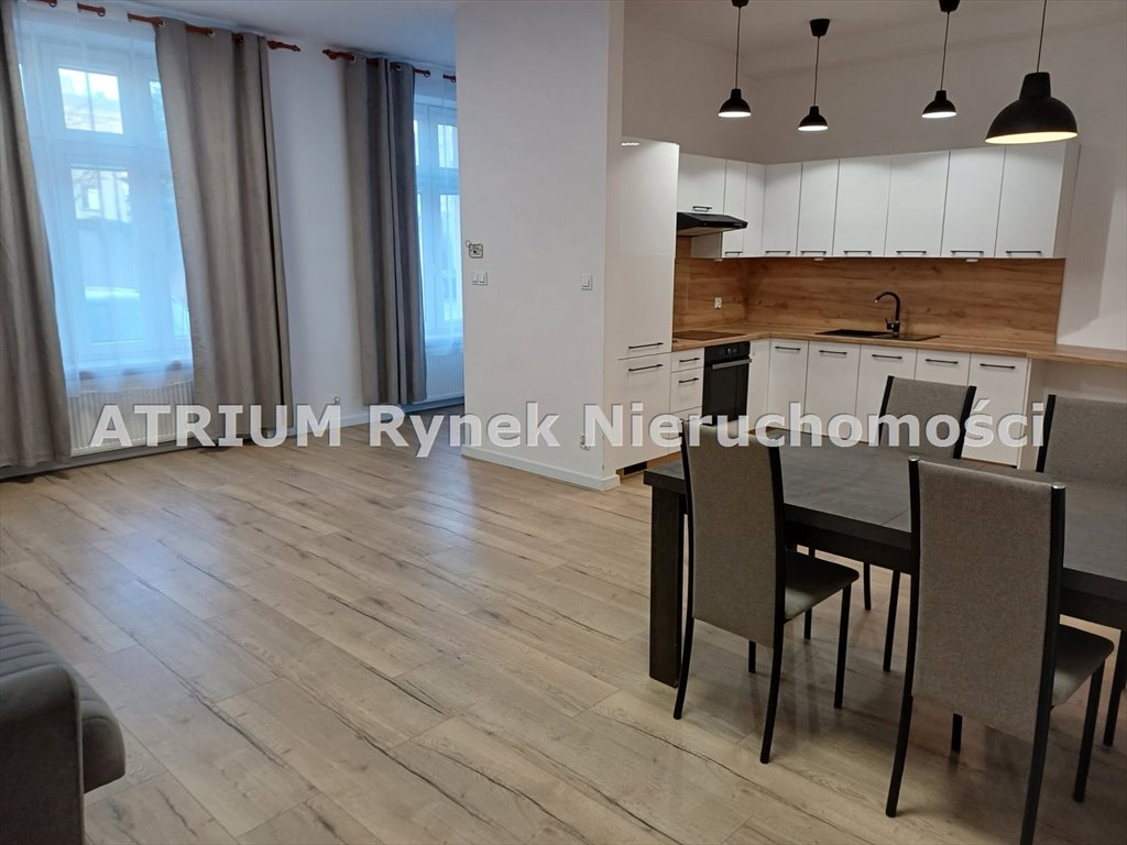 Mieszkanie dwupokojowe na wynajem Piotrków Trybunalski, Centrum  72m2 Foto 1