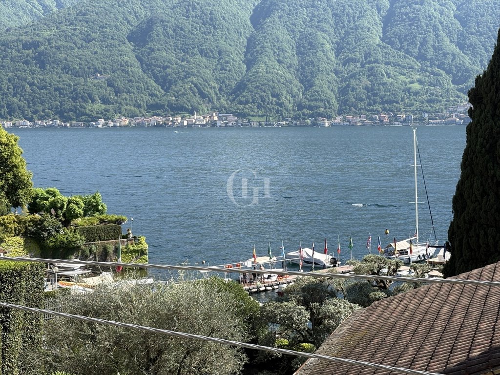 Urokliwy dom z widokiem na jezioro Como – wymaga renowacji Włochy, Ossuccio  96m2 Foto 1