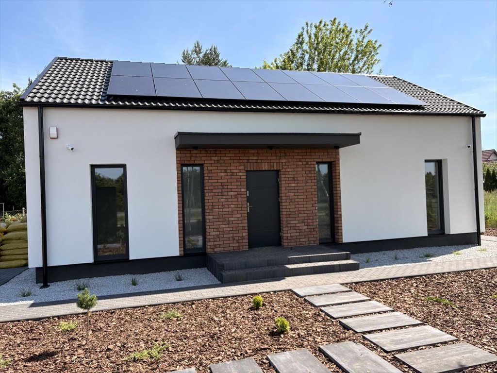 Zapraszam do obejrzenia nowoczesnego domu 80 m² w Trzebnicy Trzebnica  80m2 Foto 1