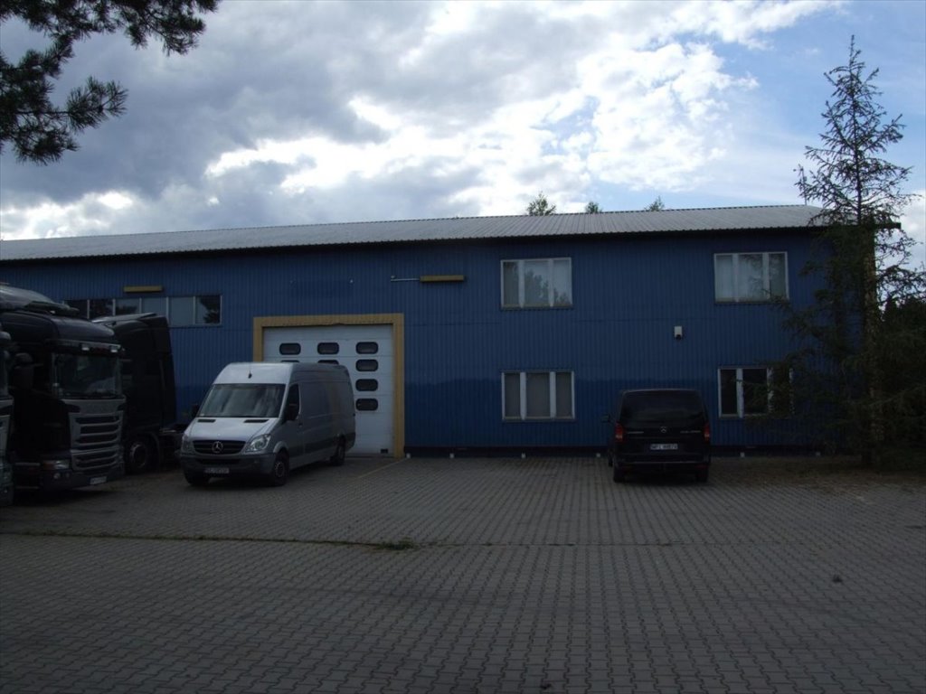 Na sprzedaż unikalna nieruchomość z domami, magazynami i stawem Łazy, Kwiatowa  2 260m2 Foto 1