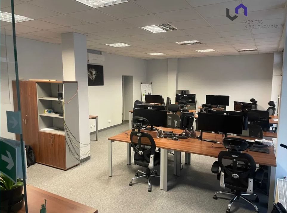 Polecam atrakcyjny lokal biurowo-usługowy 101 m² z dużymi witrynami Gliwice, Jagiellońska  101m2 Foto 1