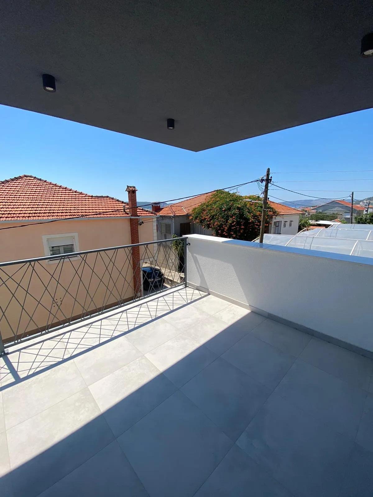 Mieszkanie trzypokojowe na sprzedaż Chorwacja, Trogir  63m2 Foto 8