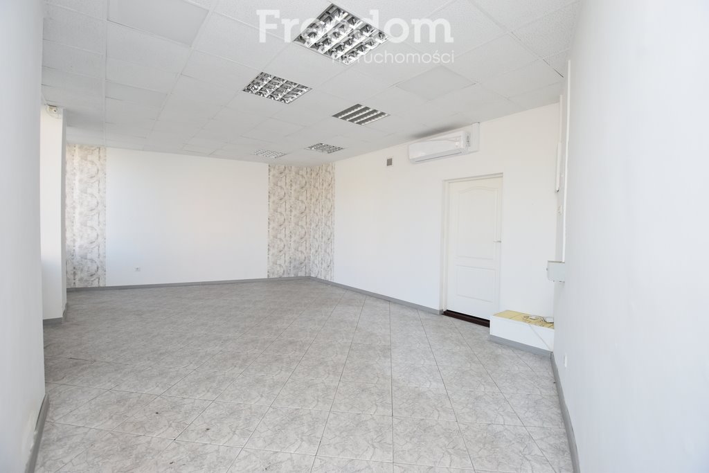 Lokal użytkowy na wynajem Ostrowiec Świętokrzyski, Okólna  40m2 Foto 3