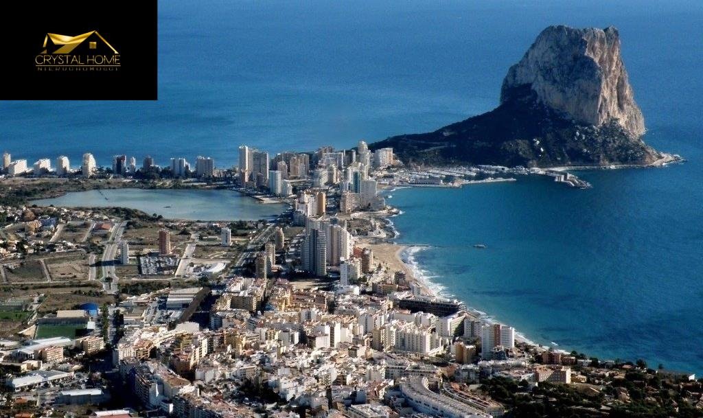 Nowoczesny apartament z dużym tarasem i widokiem na morze Hiszpania, Calp  98m2 Foto 1