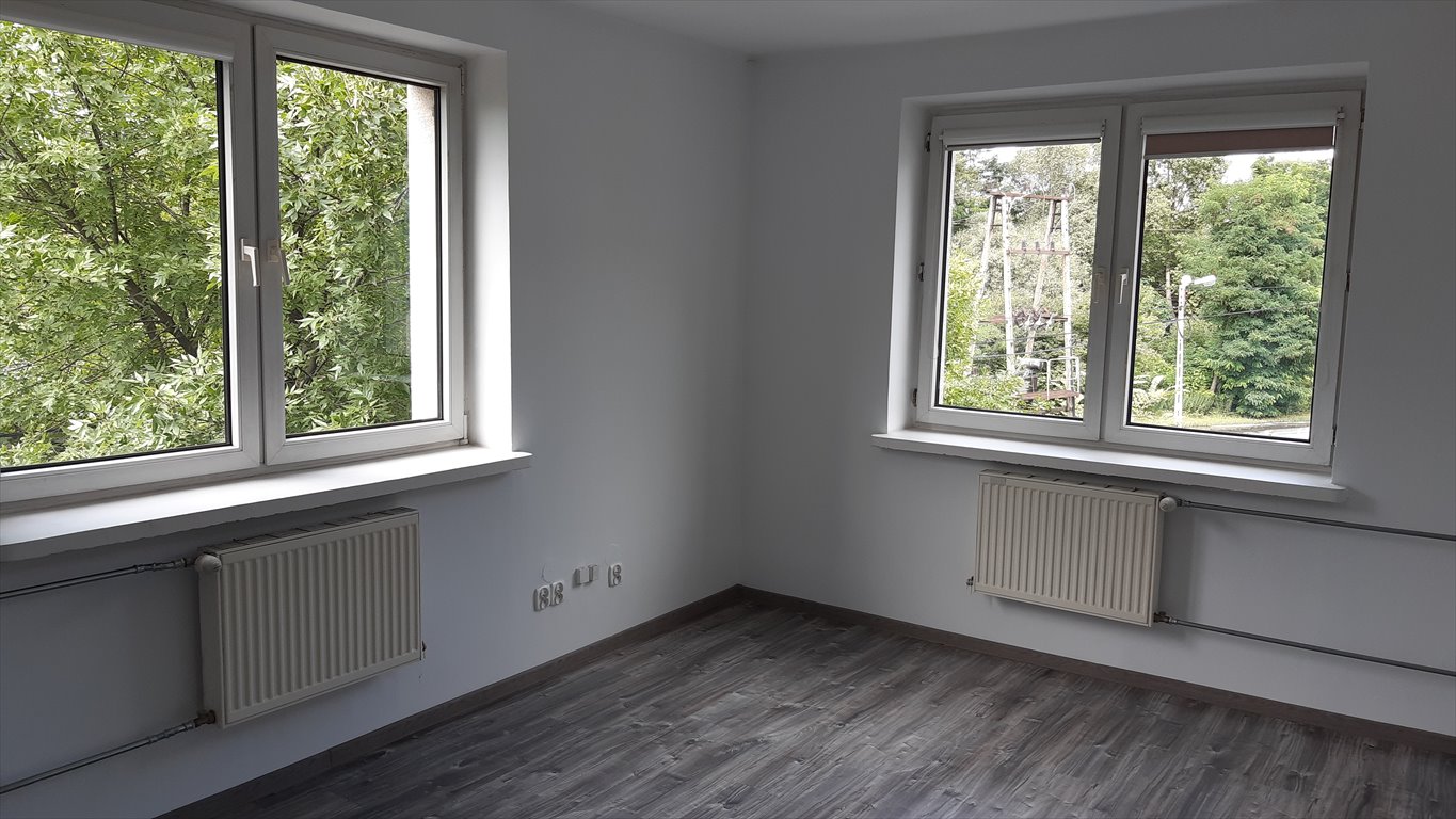 Przestronny lokal biurowy 30 m² z parkingiem - polecam! Kraków, Nowa Huta, Mrozowa 29  30m2 Foto 1