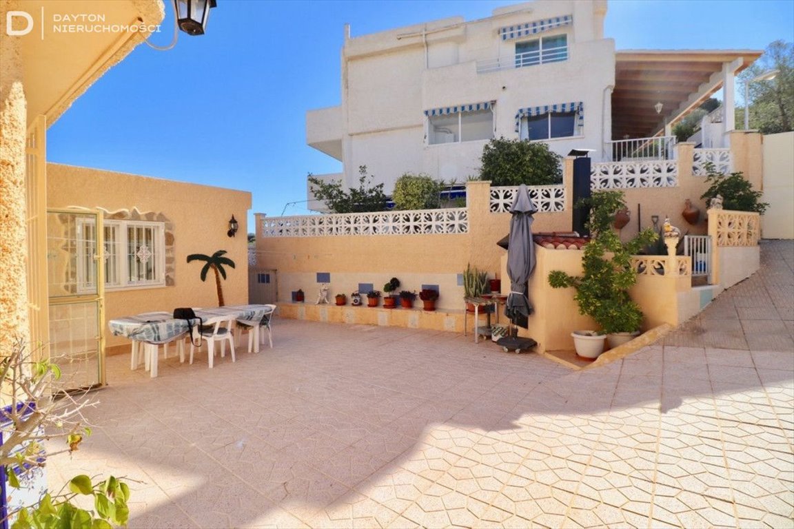 Na sprzedaż przestronny dom 310 m² z basenem i niezależnym apartamentem Benidorm  310m2 Foto 1